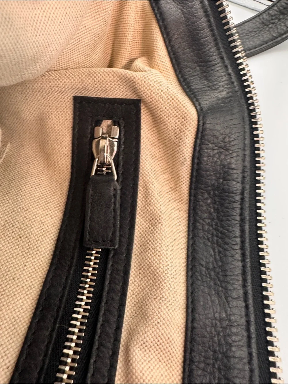 Gucci Black Leather Large Hobo Shoulder Bag Silver Hardware